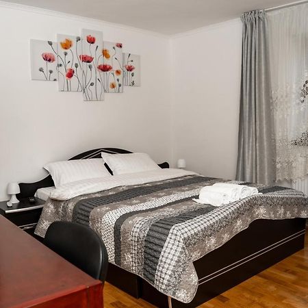 Apartament Panoramic La Casa In Comuna เรอชินาริ ภายนอก รูปภาพ