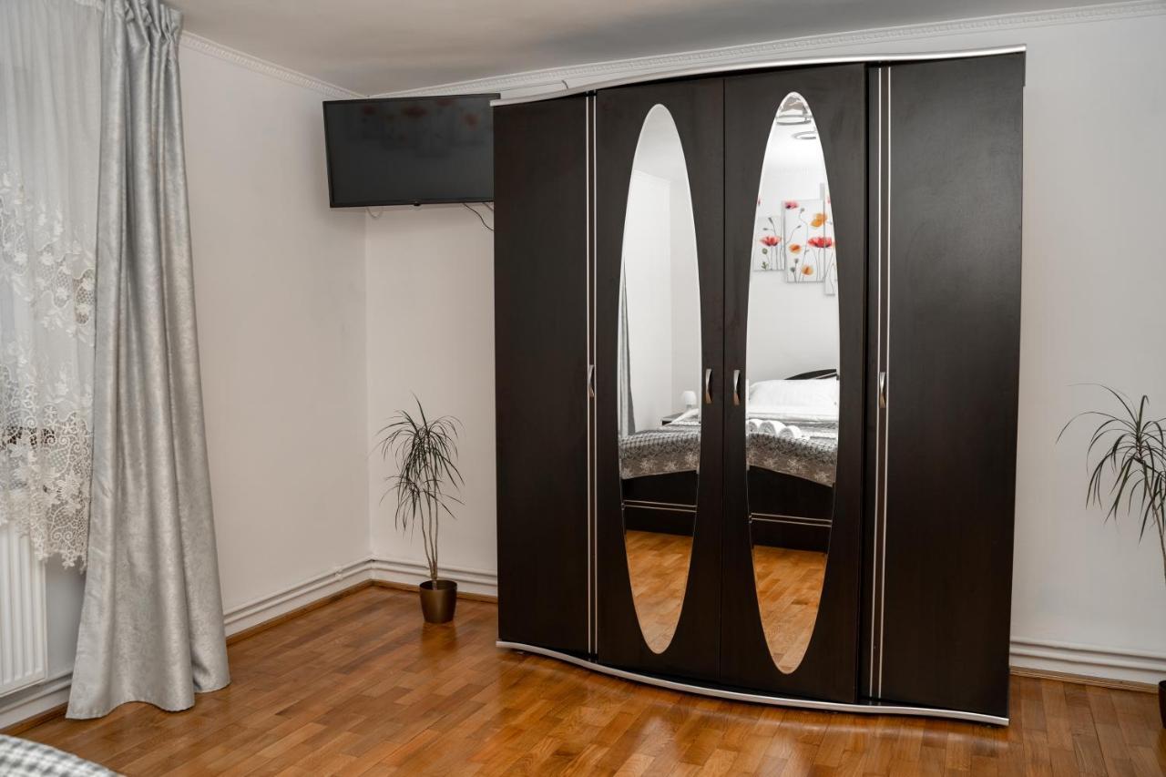Apartament Panoramic La Casa In Comuna เรอชินาริ ภายนอก รูปภาพ