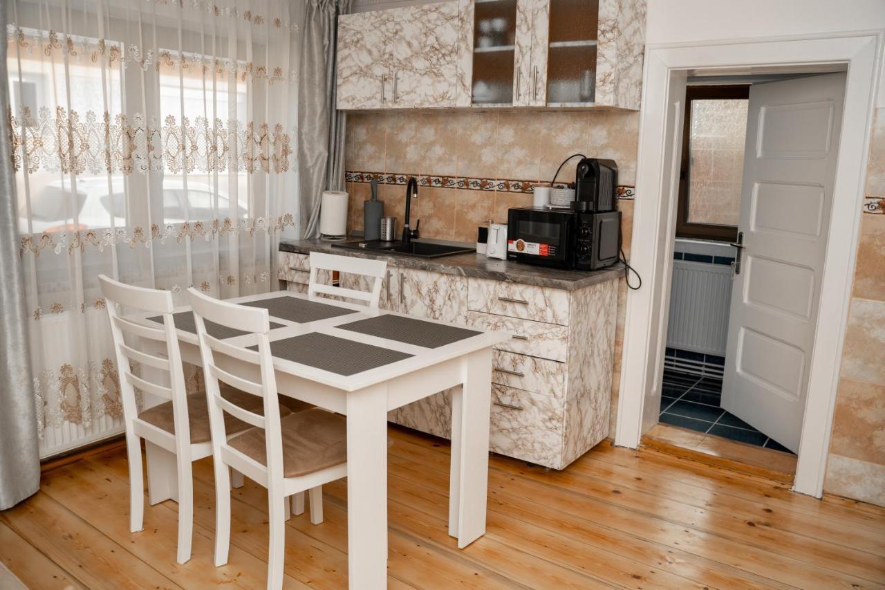 Apartament Panoramic La Casa In Comuna เรอชินาริ ภายนอก รูปภาพ