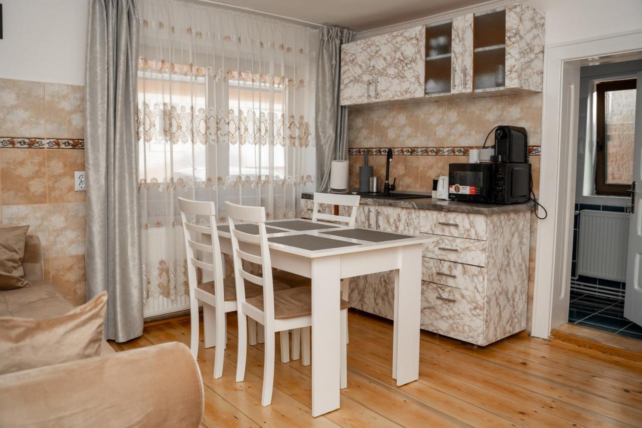 Apartament Panoramic La Casa In Comuna เรอชินาริ ภายนอก รูปภาพ